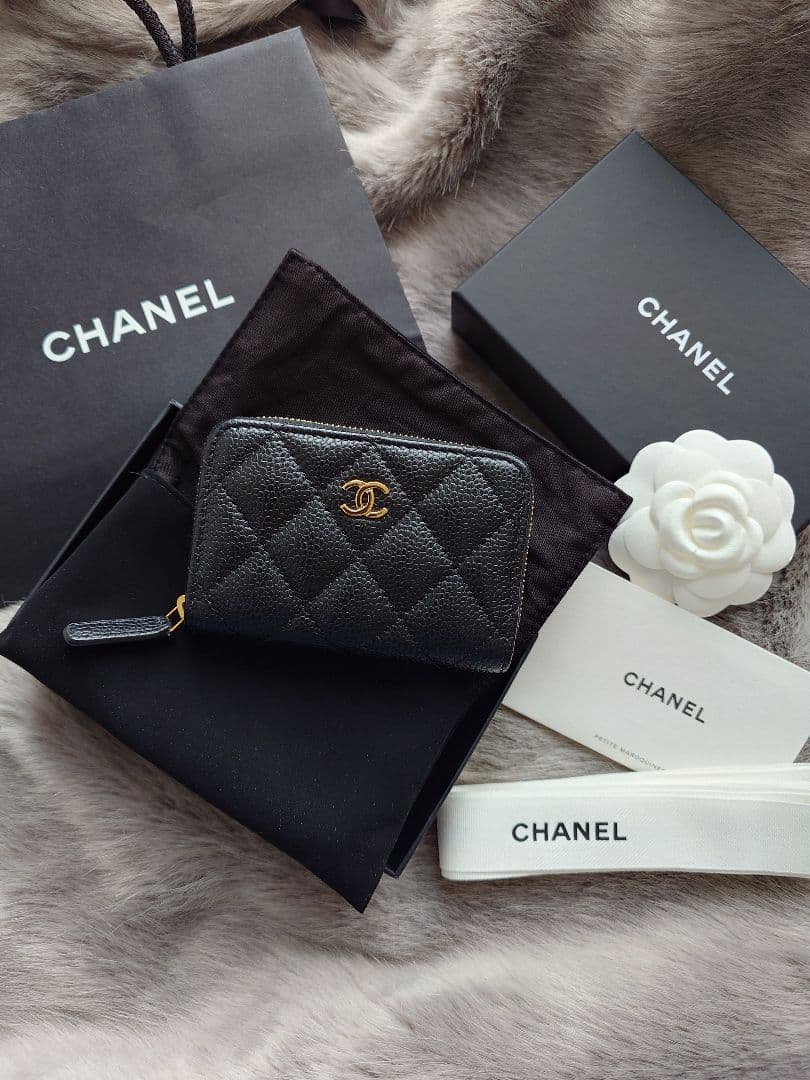 【極美品 付属品完備】【CHANEL】 パース キャビアスキン ブラック