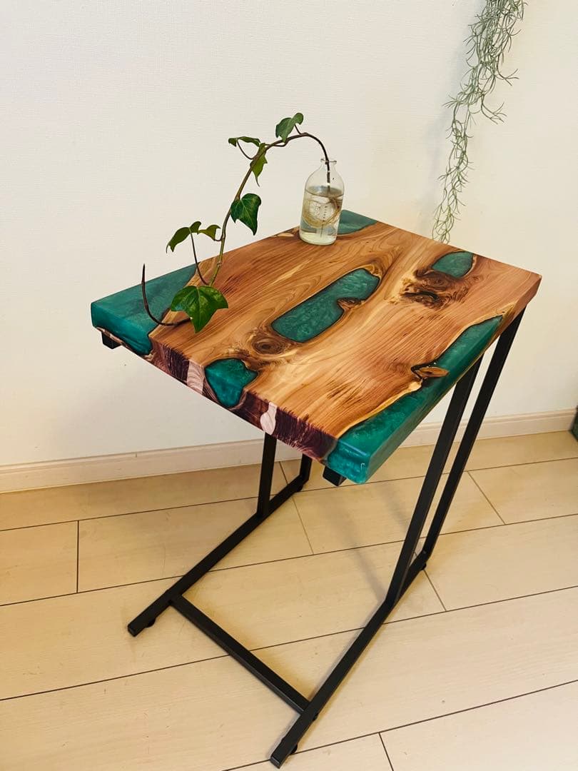 サイドテーブル　レジンテーブル　ソファテーブル　一枚板テーブル　コーヒーテーブル