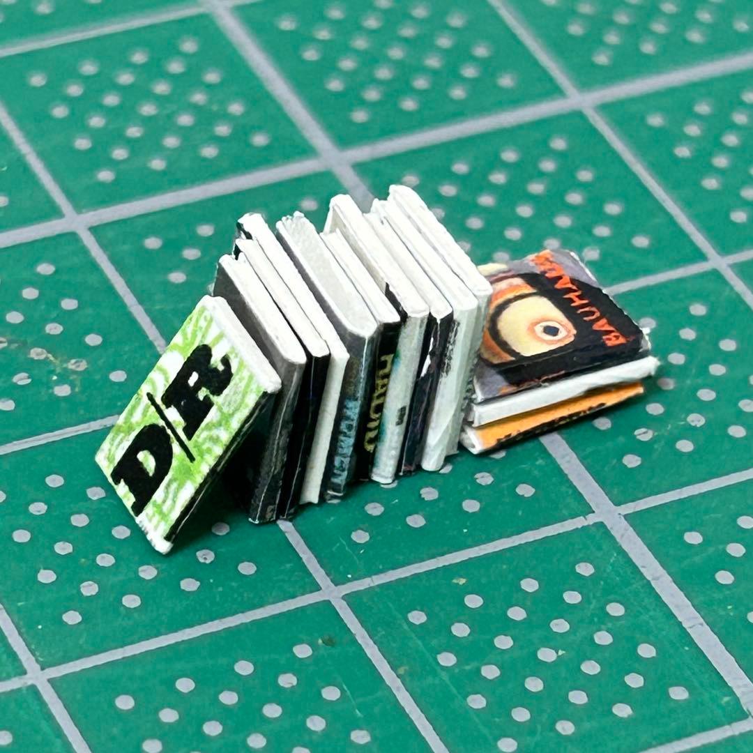 【600個】ランダム、模型用添景【本/雑誌】1:50模型　建築模型