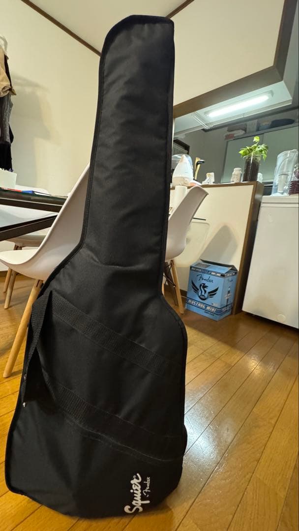 Squier Stratocaster ブラック