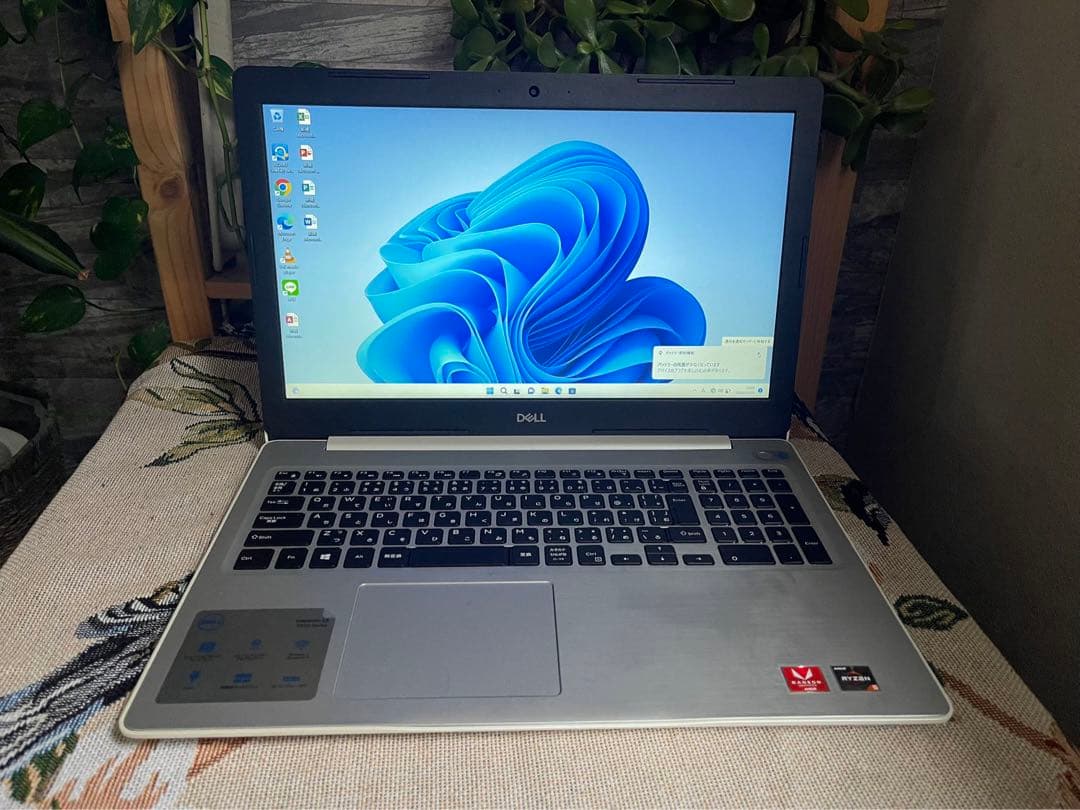 DELLパソコンノートInspiron15メモリ8GB/SSD高速動作順調