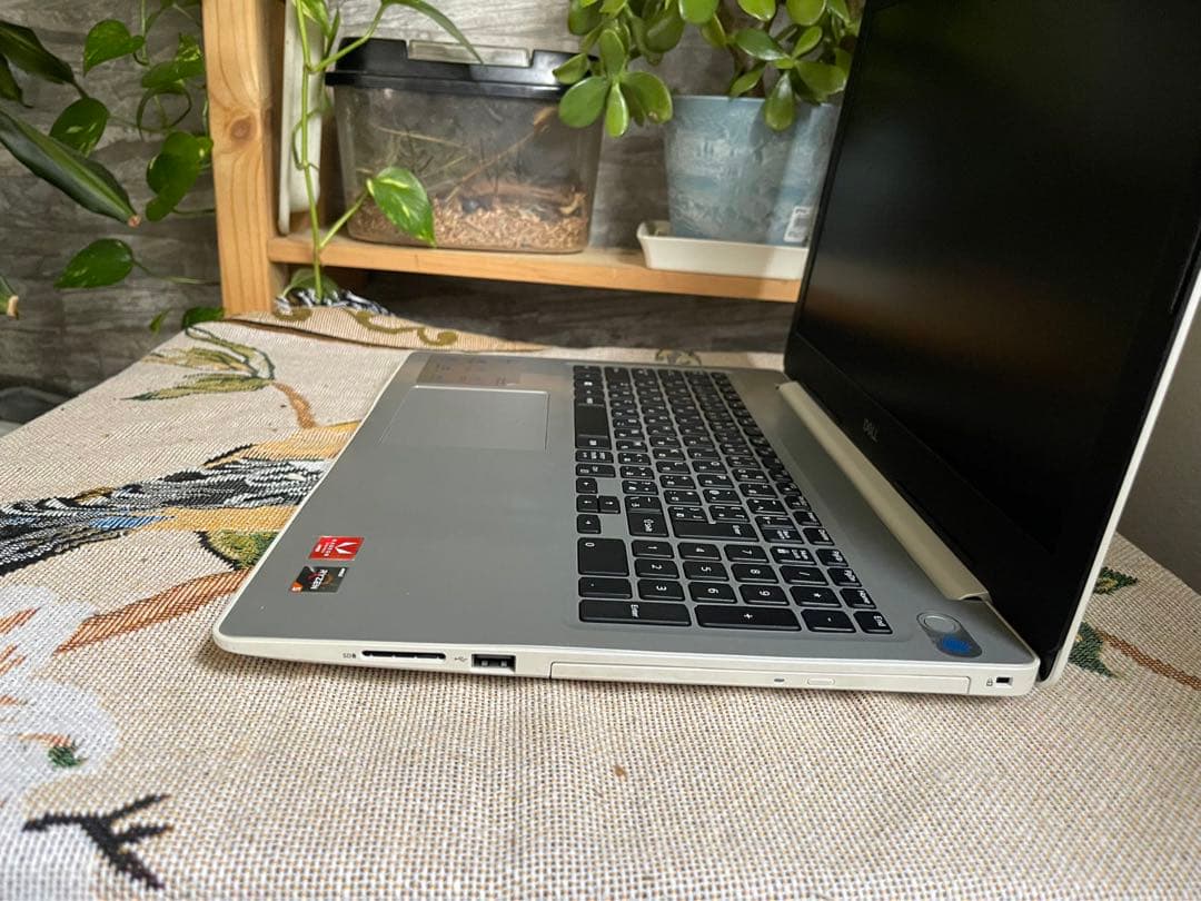 DELLパソコンノートInspiron15メモリ8GB/SSD高速動作順調