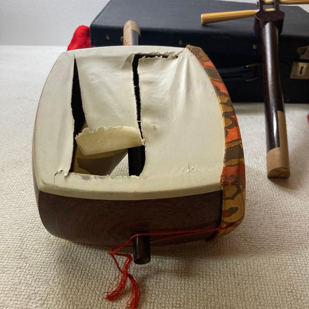 三味線 木製 付属品あり　ケース付き　破れあり