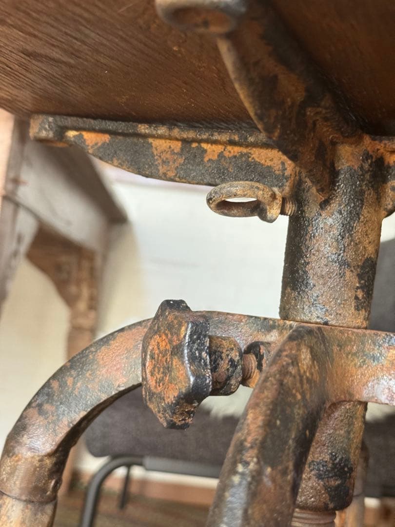 ひぐ　クラッシュゲート　ノットアンティークス　トロイ　バースツール　チェア