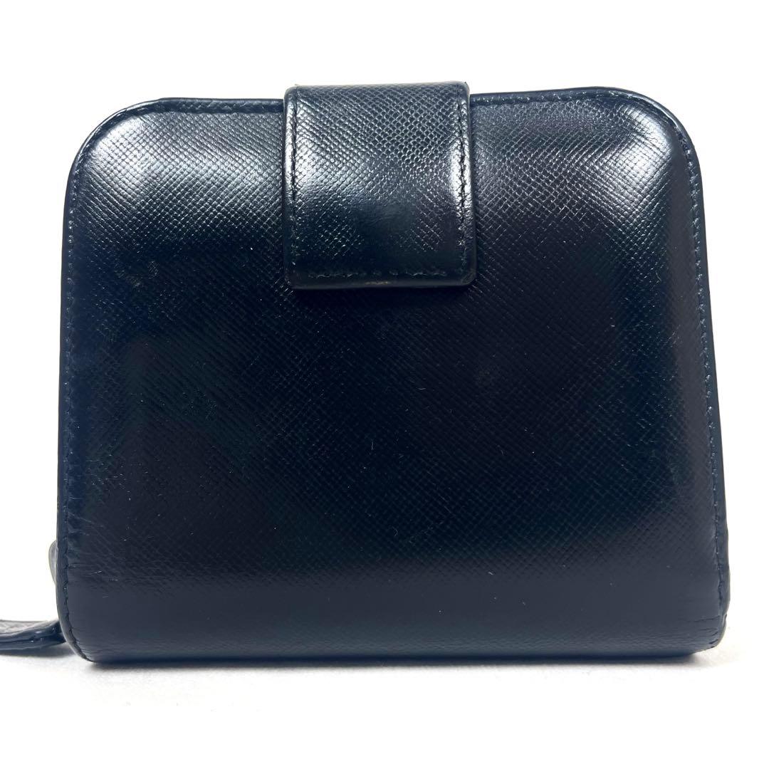 プラダ　折り財布　三角ロゴプレート　サフィアーノ　ラウンドファスナー　ブラック