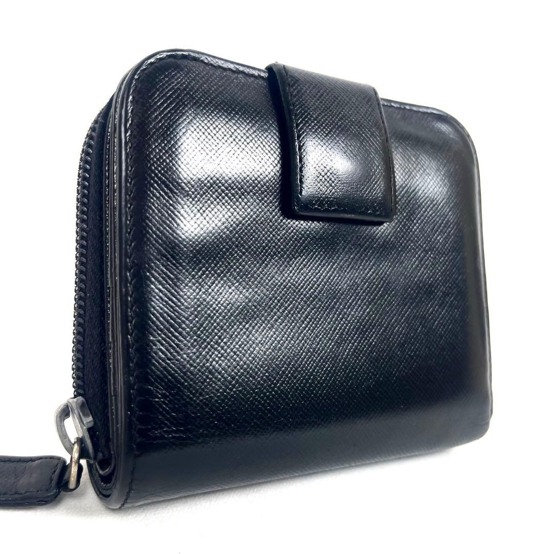 プラダ　折り財布　三角ロゴプレート　サフィアーノ　ラウンドファスナー　ブラック