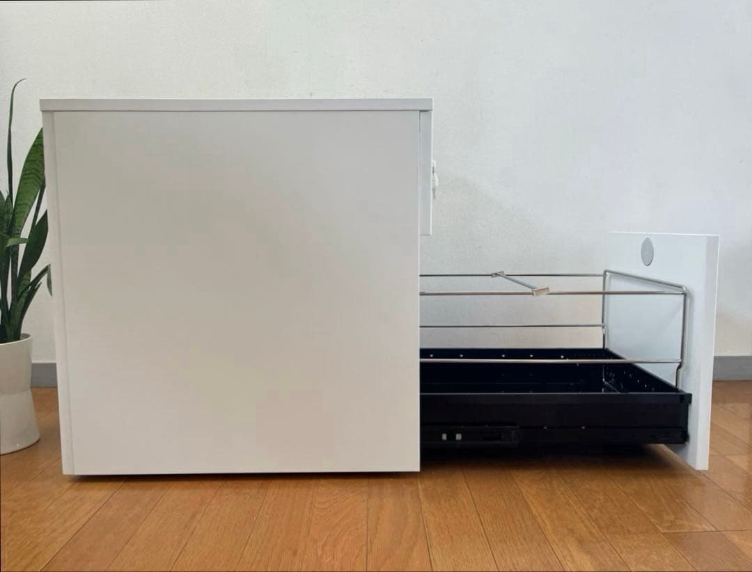 未使用品　イタリア ファントーニ　サイドキャビネット　8.3万　ワゴン　モダン