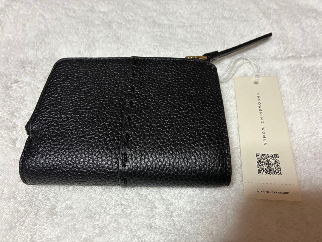 【新品未使用】TORY BURCH（トリーバーチ）　二つ折り財布　BLACK