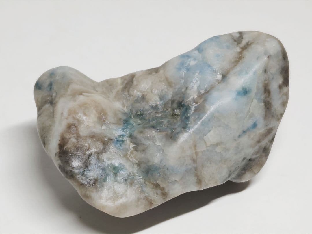 コン沢 88g 翡翠 ヒスイ 原石 鑑賞石 自然石 誕生石 鉱物 鉱石 水石