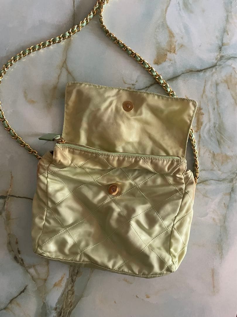 PRADA キルティング ショルダー チェーンバッグ