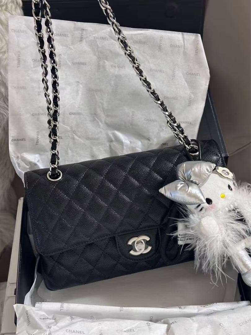 ノベルティ　CHANEL チェーン　ブラックバッグ　キャビアスキン