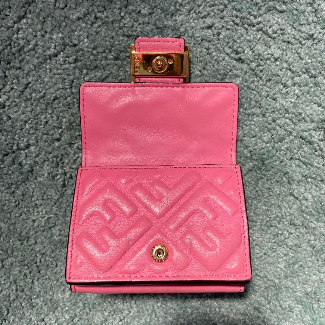 ト*ト様 25000円から値下げしました！FENDI♡付属品箱付き♡ピンク♡三つ