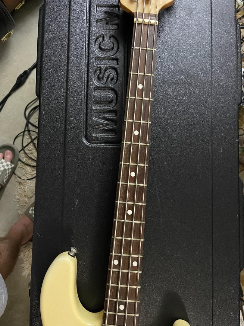 ベース 2005 Music Man Stingray 3 EQ H