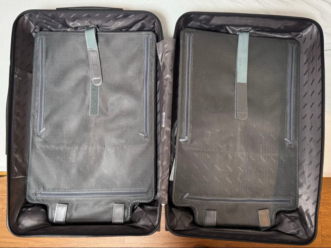 リモワ 870.70 サルサデラックス 78リットル4輪