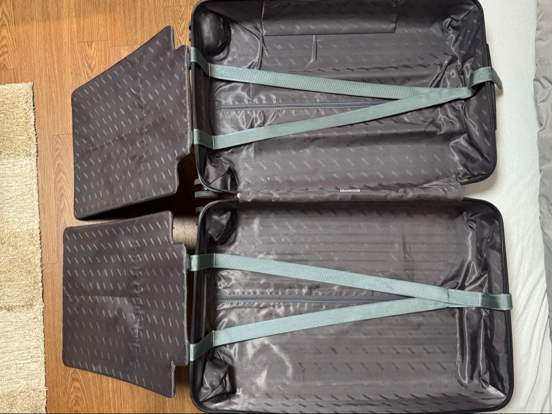 リモワ 870.70 サルサデラックス 78リットル4輪