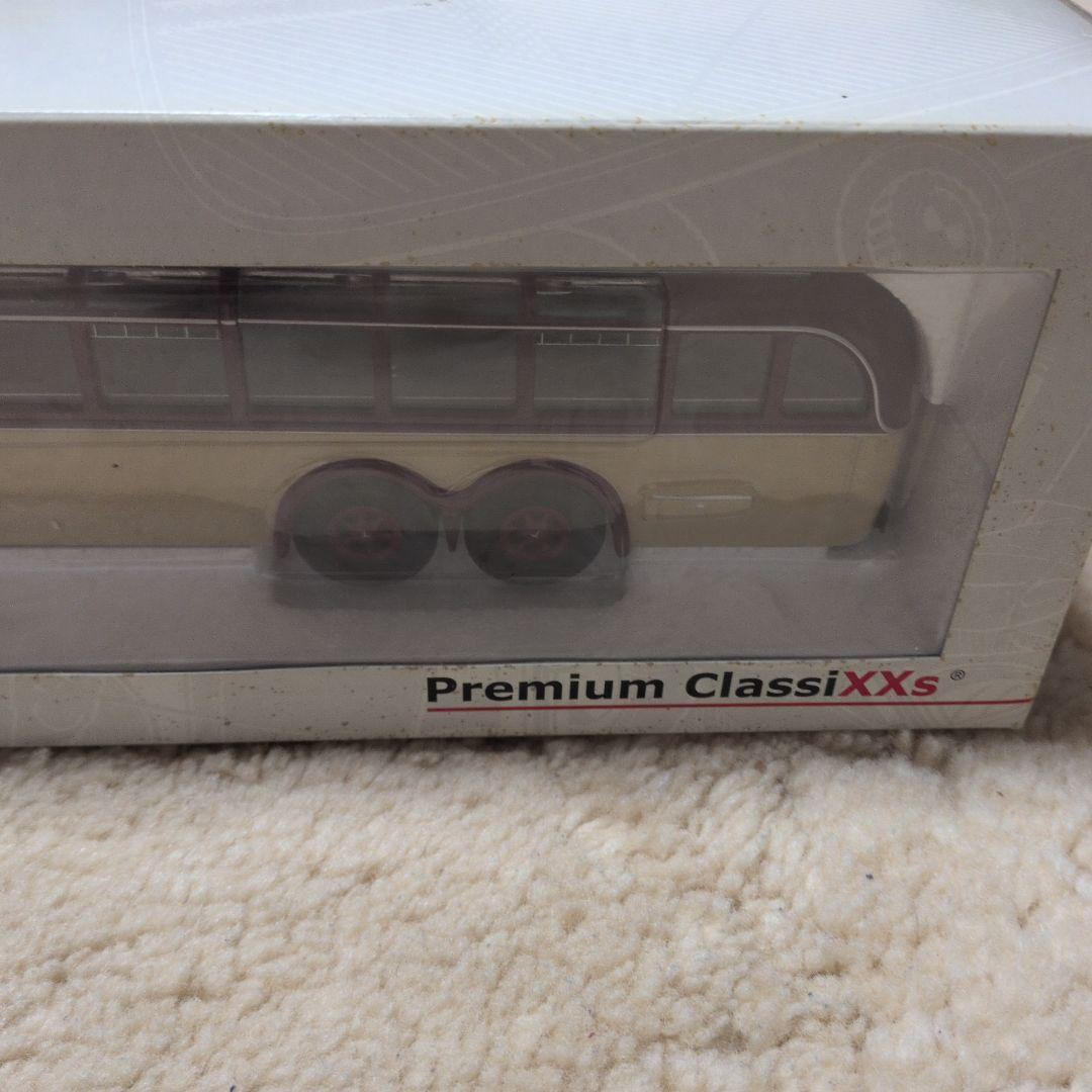 【値下げ】Premium ClassiXXs ミニカー クリーム色と茶色