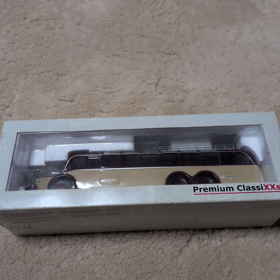 【値下げ】Premium ClassiXXs ミニカー クリーム色と茶色