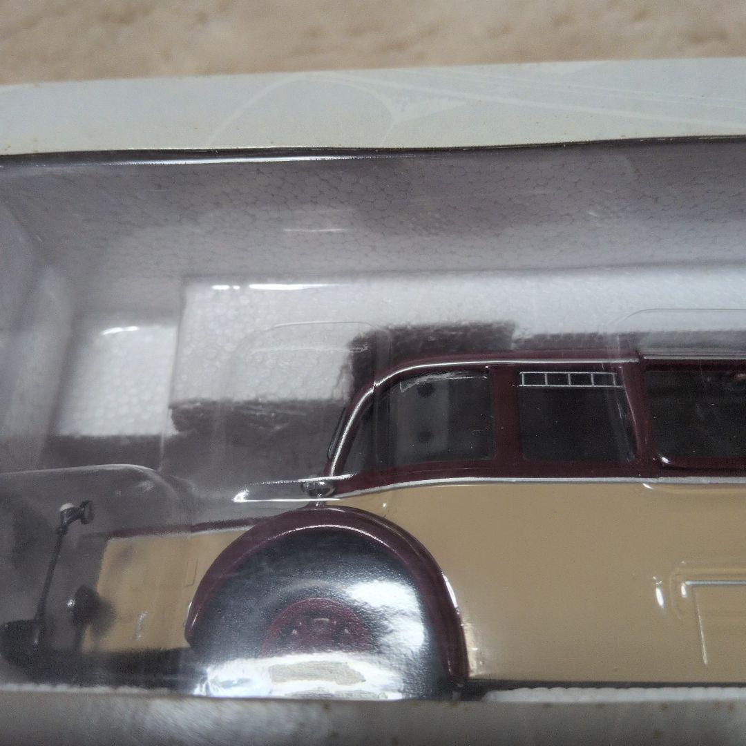 【値下げ】Premium ClassiXXs ミニカー クリーム色と茶色