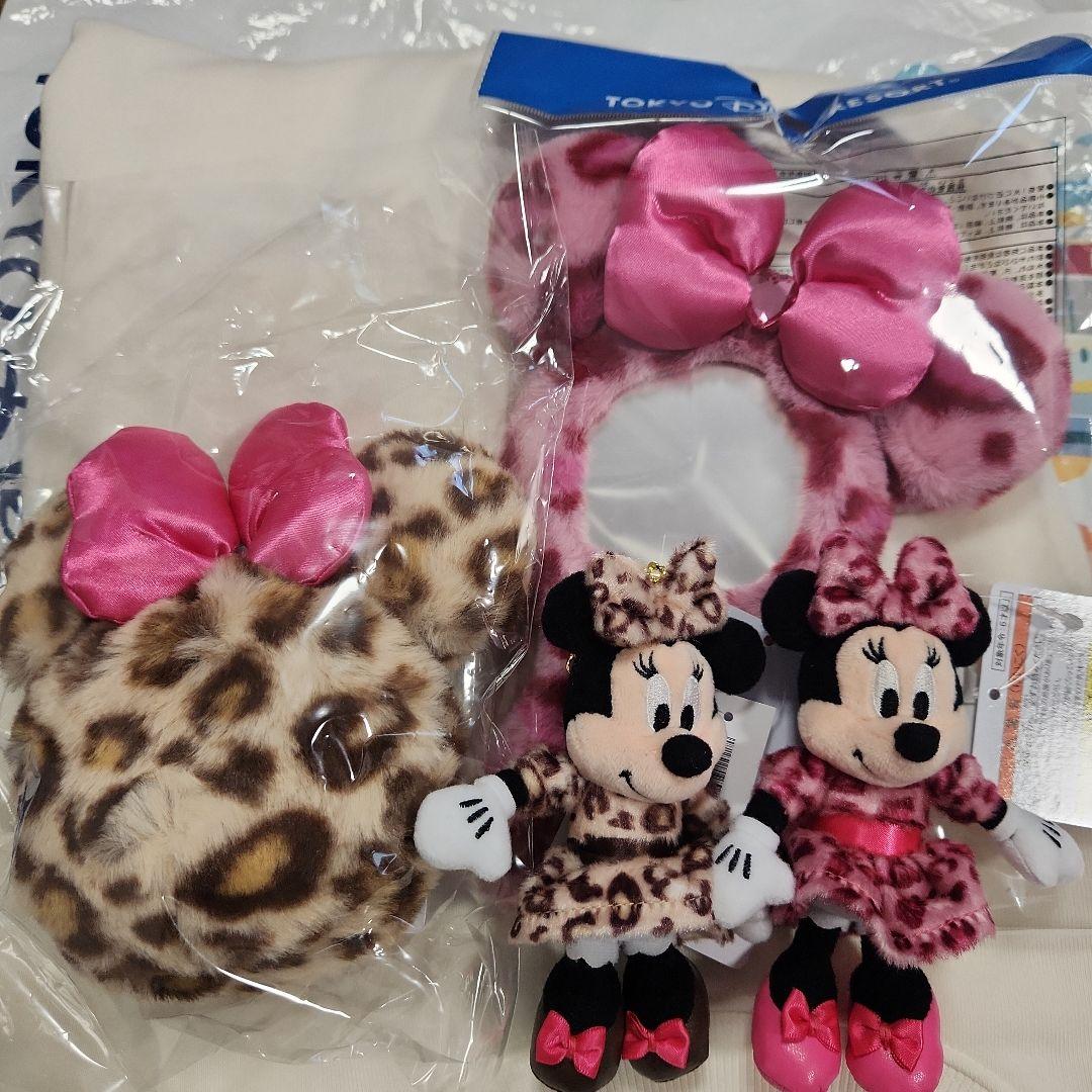 ミニー　ヒョウ柄　ぬいぐるみチャーム　ピンク　ベージュ　ミラー　ポーチ　4点