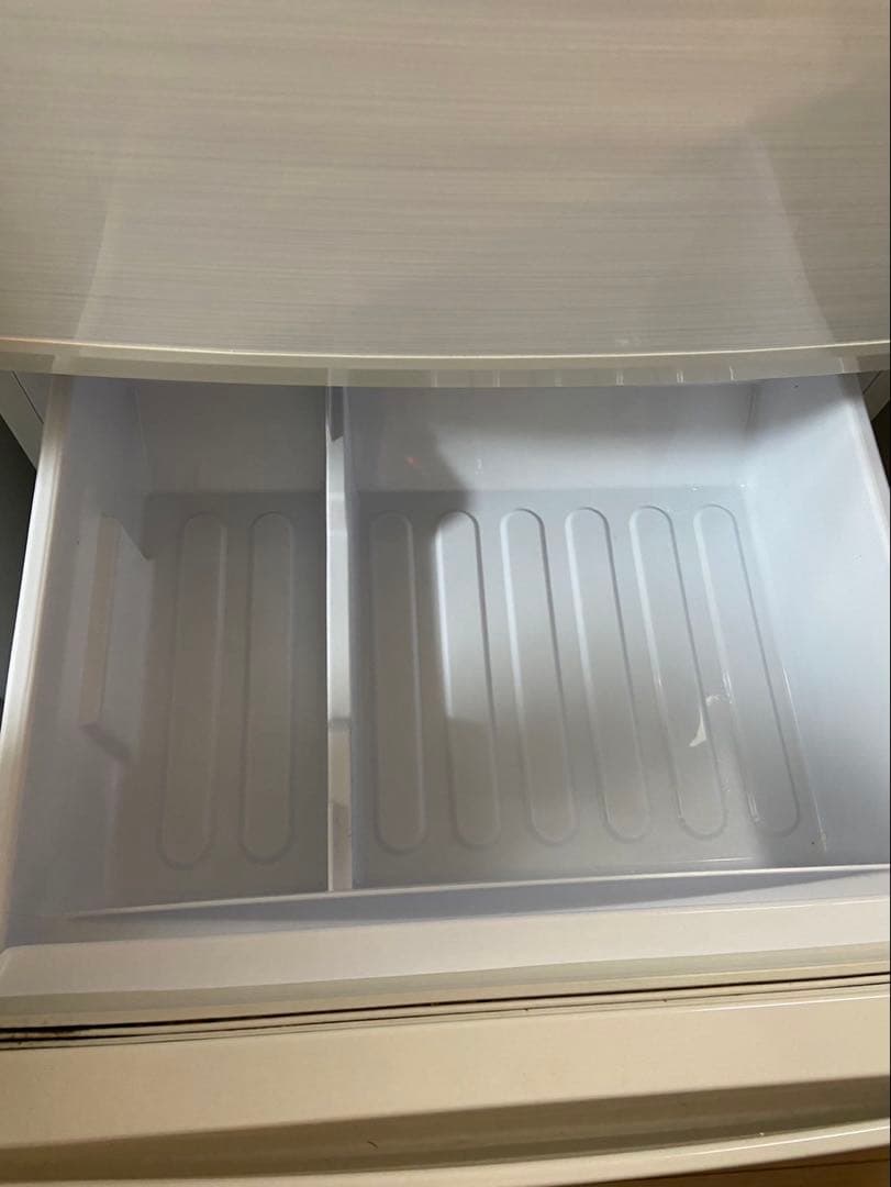 SHARP 冷蔵庫　2019年製　 SJ-D14F-W 137L ホワイト