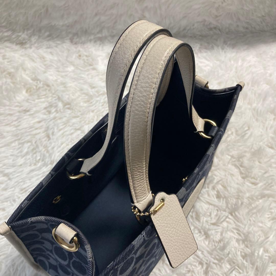 美品　現行　コーチ　ショルダーバッグ　2way デンプシー デニム　デカロゴ