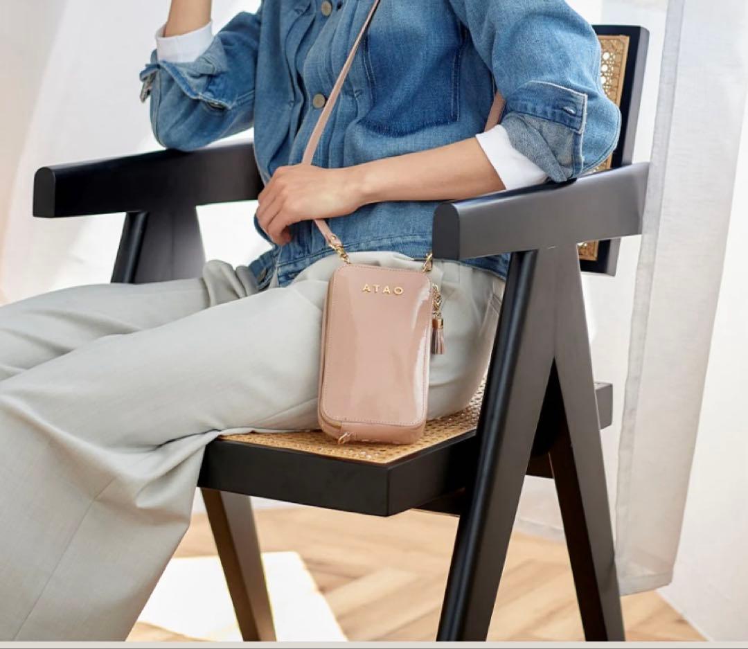 ATAO スマホショルダーバッグ　アミュレット　ローズクォーツ
