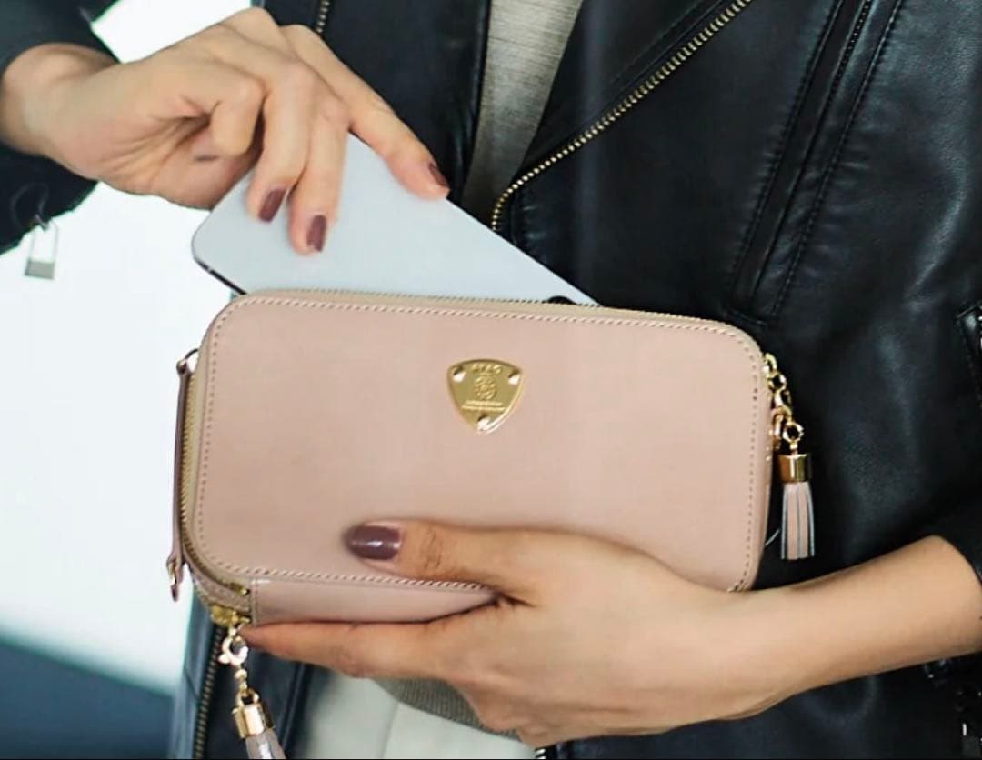 ATAO スマホショルダーバッグ　アミュレット　ローズクォーツ