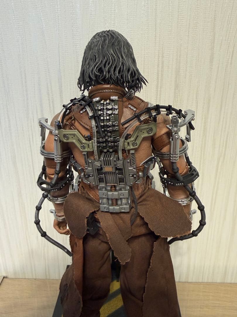 ホットトイズ hottoys ウィップラッシュWHIPLASH 2.0