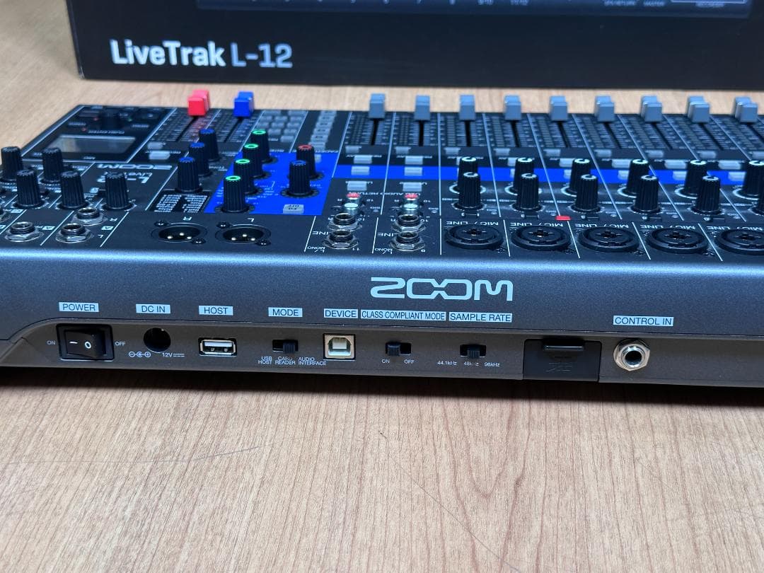 ZOOM LiveTrak L-12 デジタルミキサー 12チャンネル
