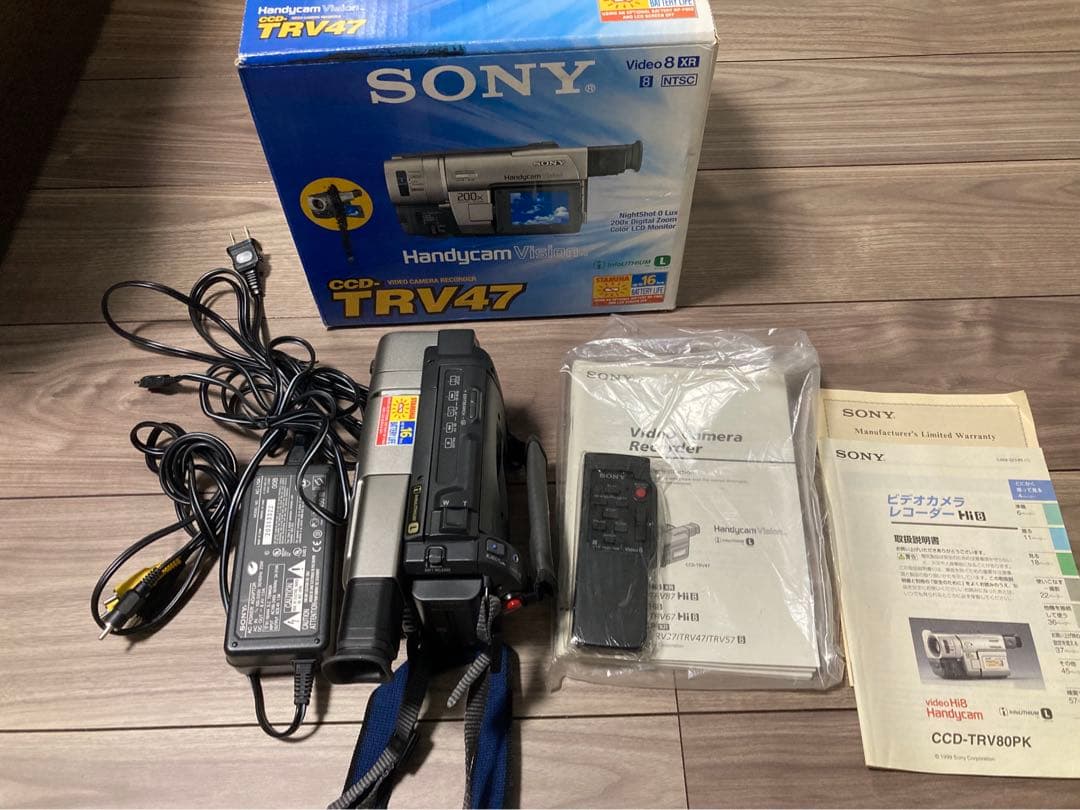 ビデオカメラ SONY Handycam CCD-TRV47