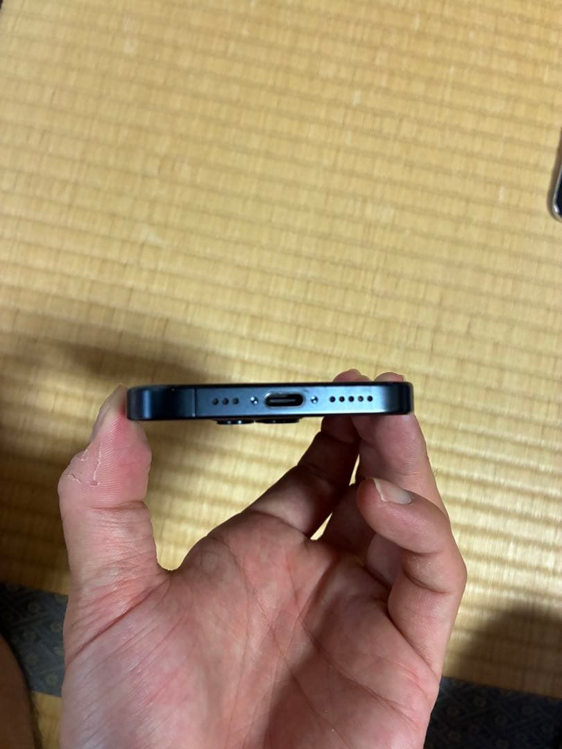 iPhone 15 Pro ブルー　バッテリー残量96% AppleCare有