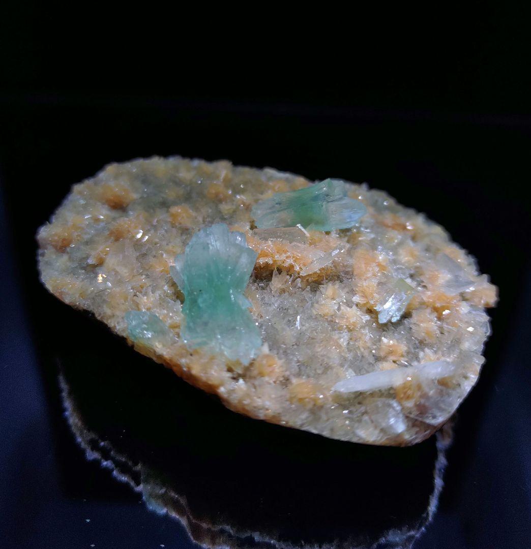 アポフィライト 母岩付き 魚眼石 鉱石 鉱物 ミネラル 標本 原石 ③