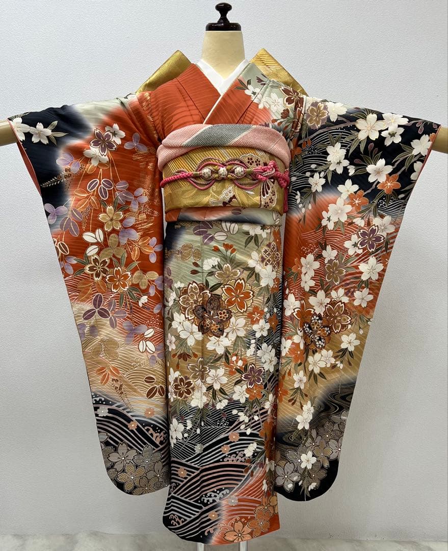 振り袖　フルセット　別誂長襦袢付　小柄な方に　成人式　金彩加工　刺繍入り　692