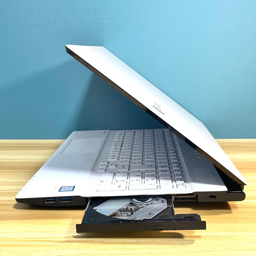 Windowsノート本体 NEC LAVIE/Corei7/16GB/SSD512GB/Blu-ray