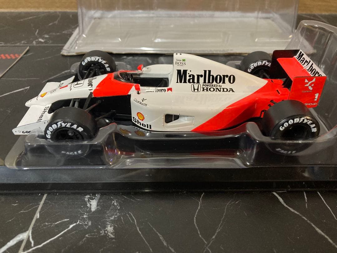 日本未発売　マルボロ仕様 ビッグスケールF1コレクション　MP4/6 セナ
