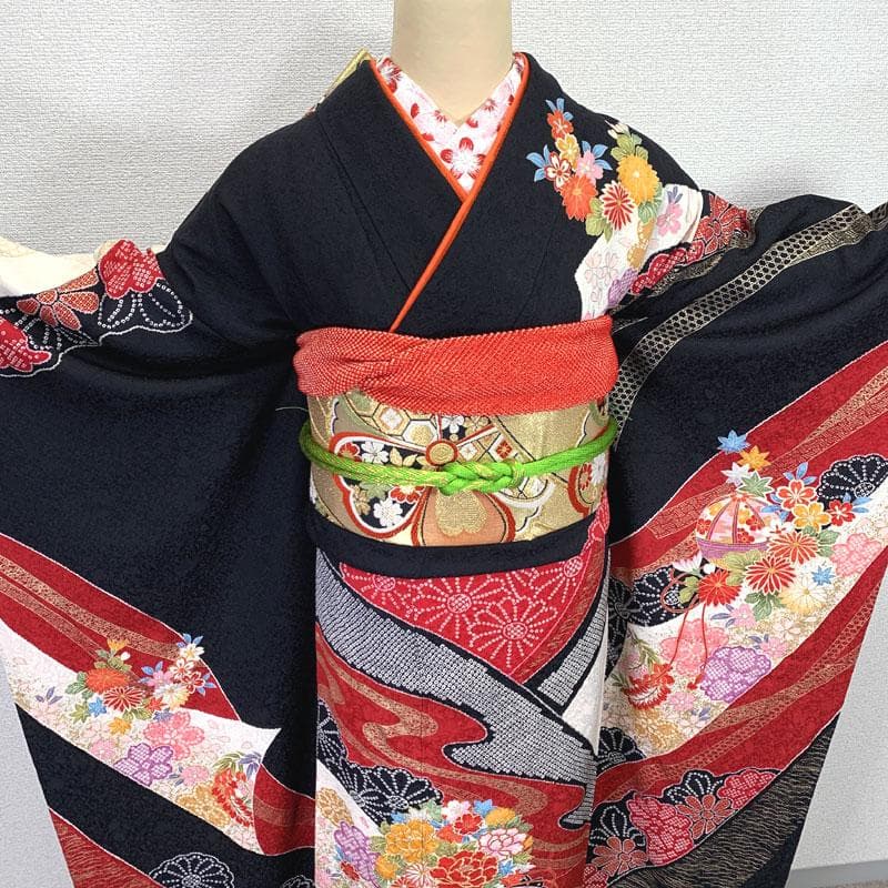 506z3〇オンディーヌ＆一蔵 高身長な方にも 振袖 古典柄 金駒刺繍〇成人式