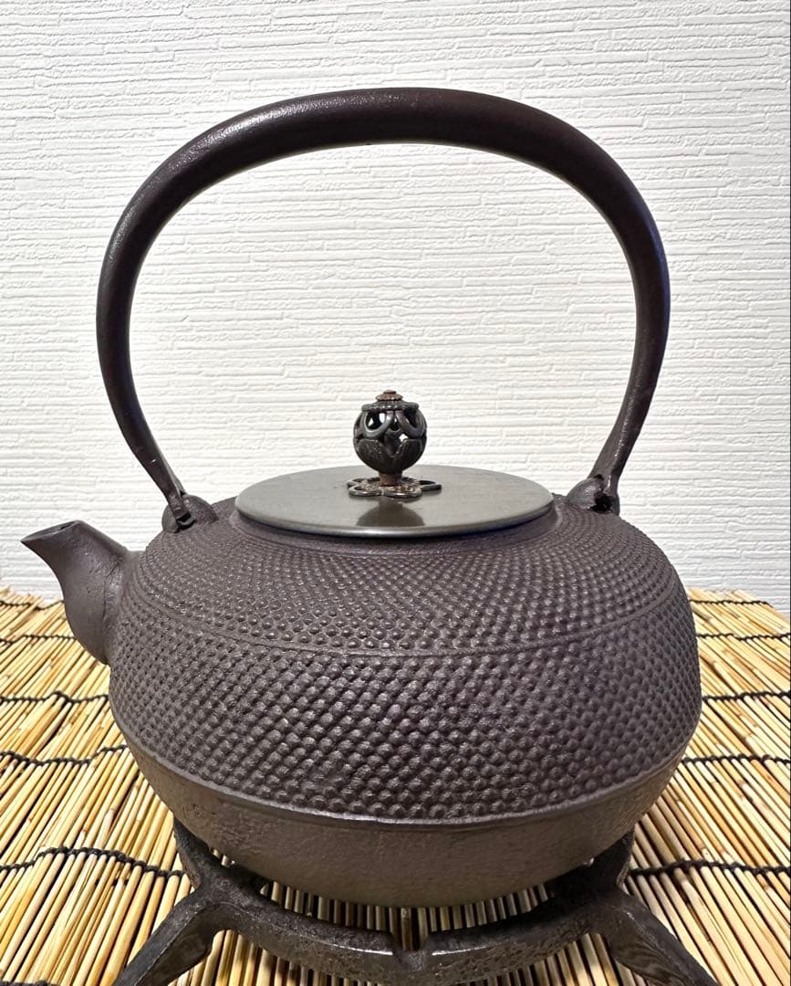 未使用、保管品　南部長文堂　長谷川 光昭造　斑紫銅蓋　南部鉄瓶　南部鉄器　鉄瓶