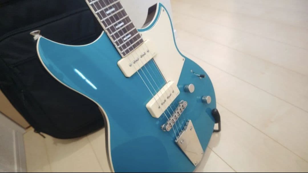 YAMAHA ヤマハ REVSTAR RSS02T ブルー エレキギター 美品