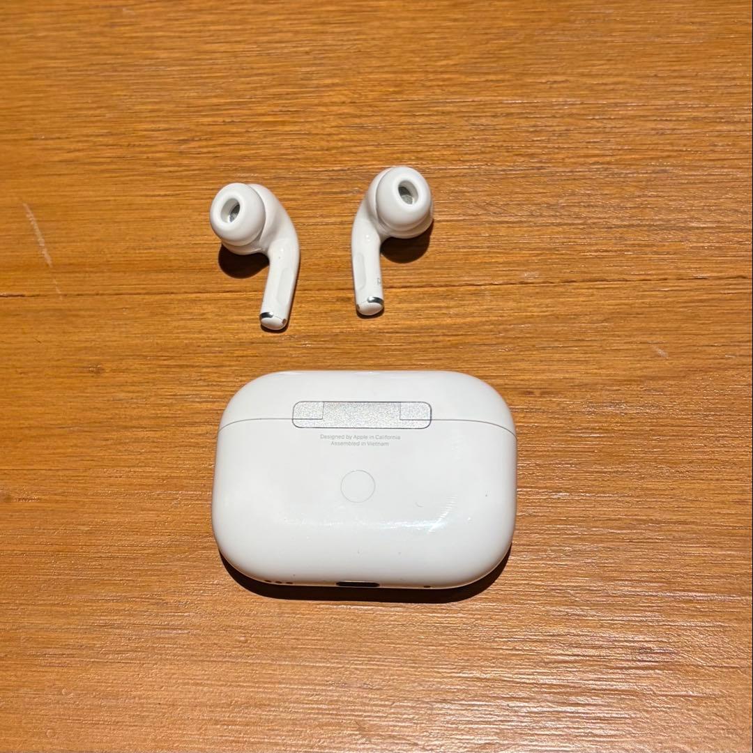 AirPods Pro （第2世代） 本体 充電ケース付き ホワイト