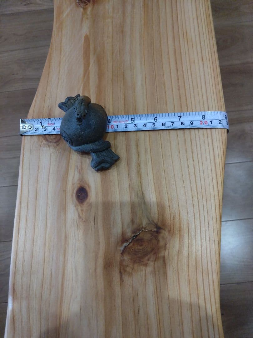 杉のベンチ69　座面は杉の模様、湾曲が綺麗、脚は湾曲の丸太風