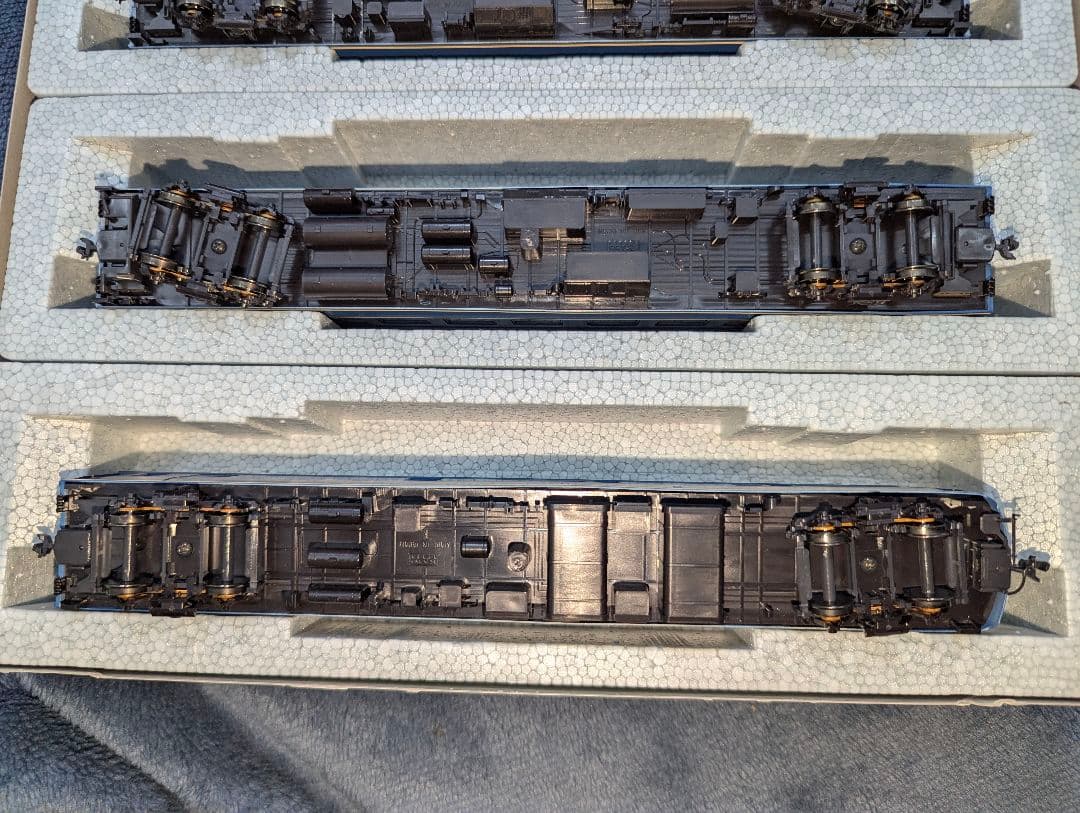 KATO　20系特急形寝台客車　４両基本セット　【3-504】HO 　室内灯点灯