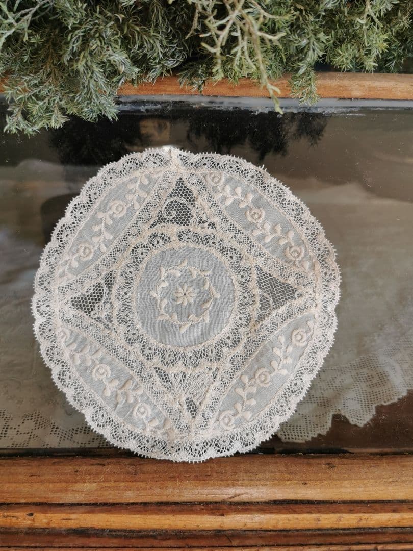 アンティーク ノルマンディーレース 小さなドイリー ロゼッタ エンブロイダリー