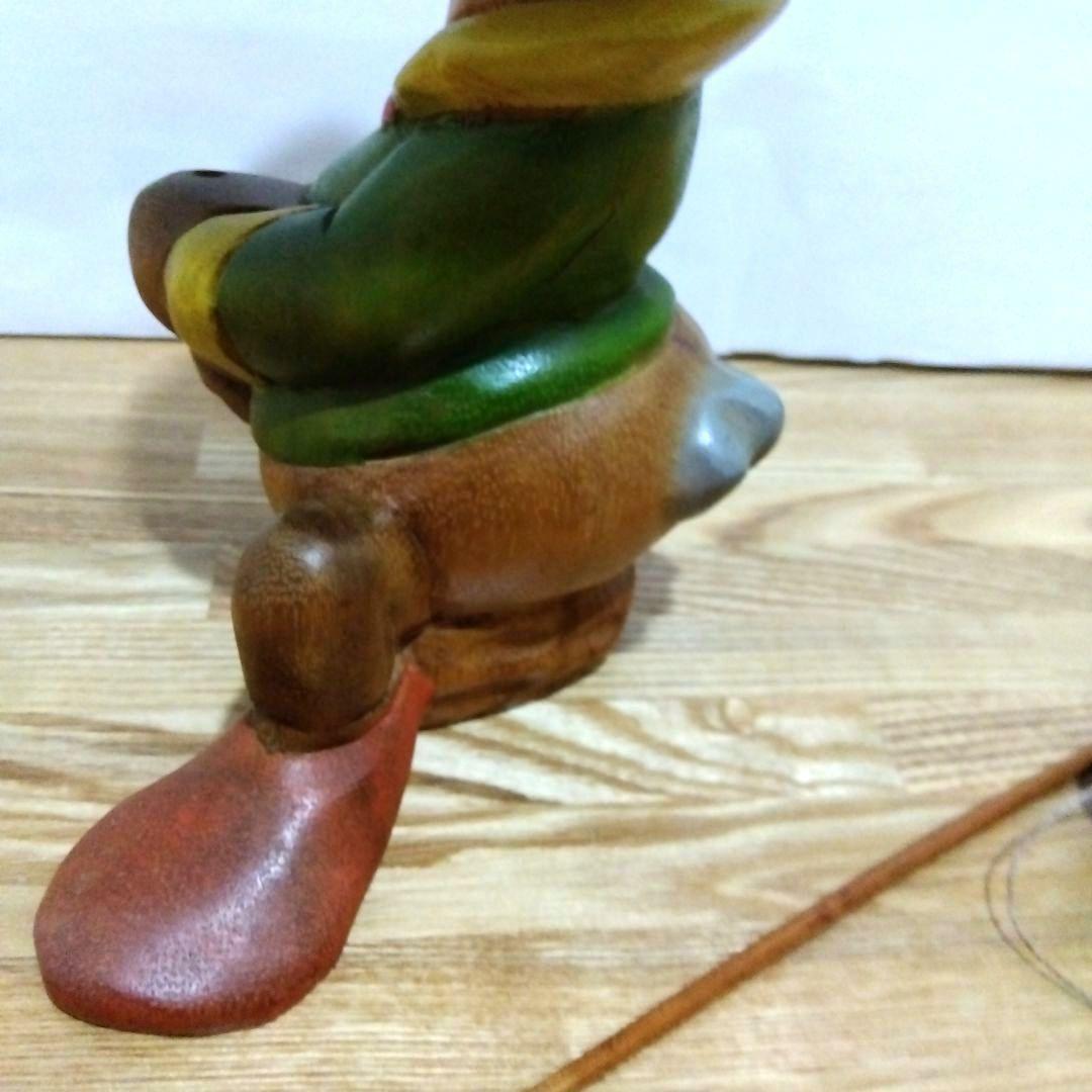 ドナルドダック　木彫りの置物