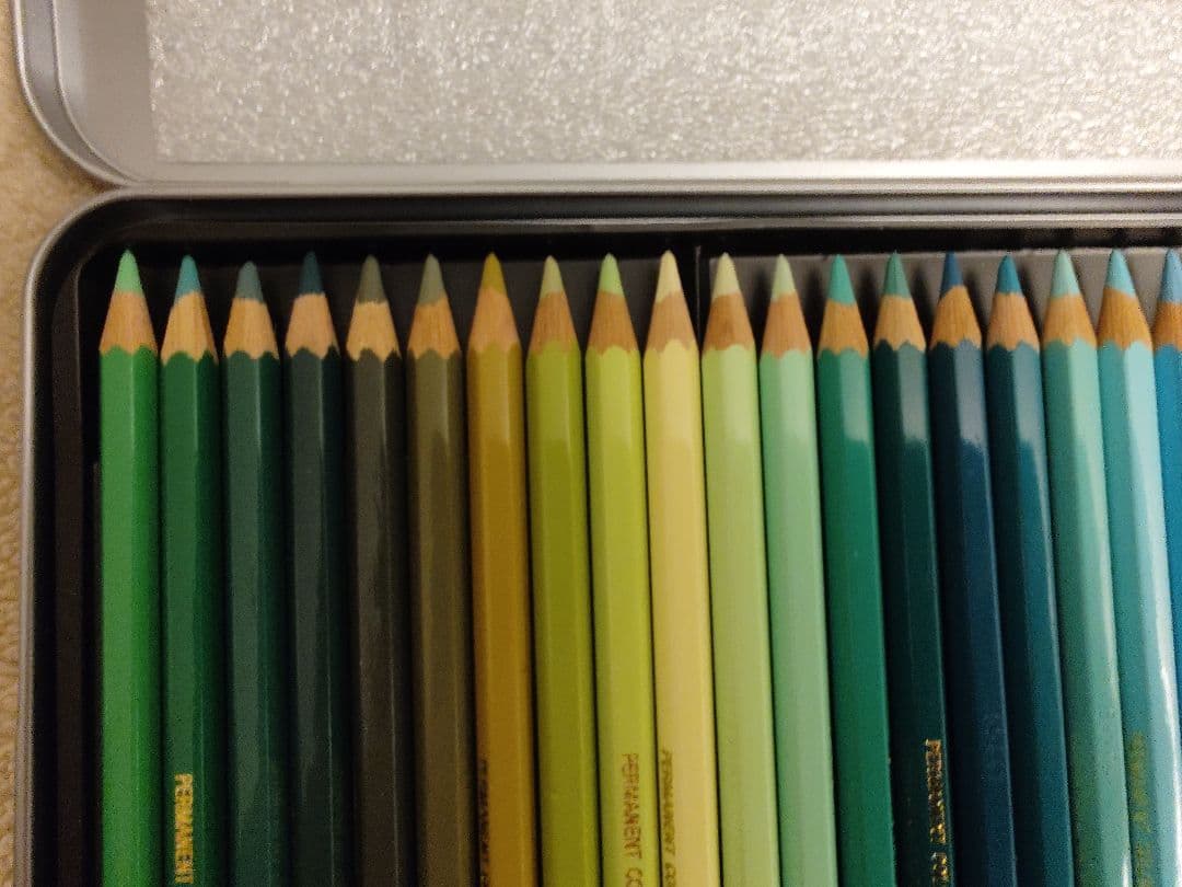 未使用Caran d'Ache Pablo 80色油性色鉛筆セット