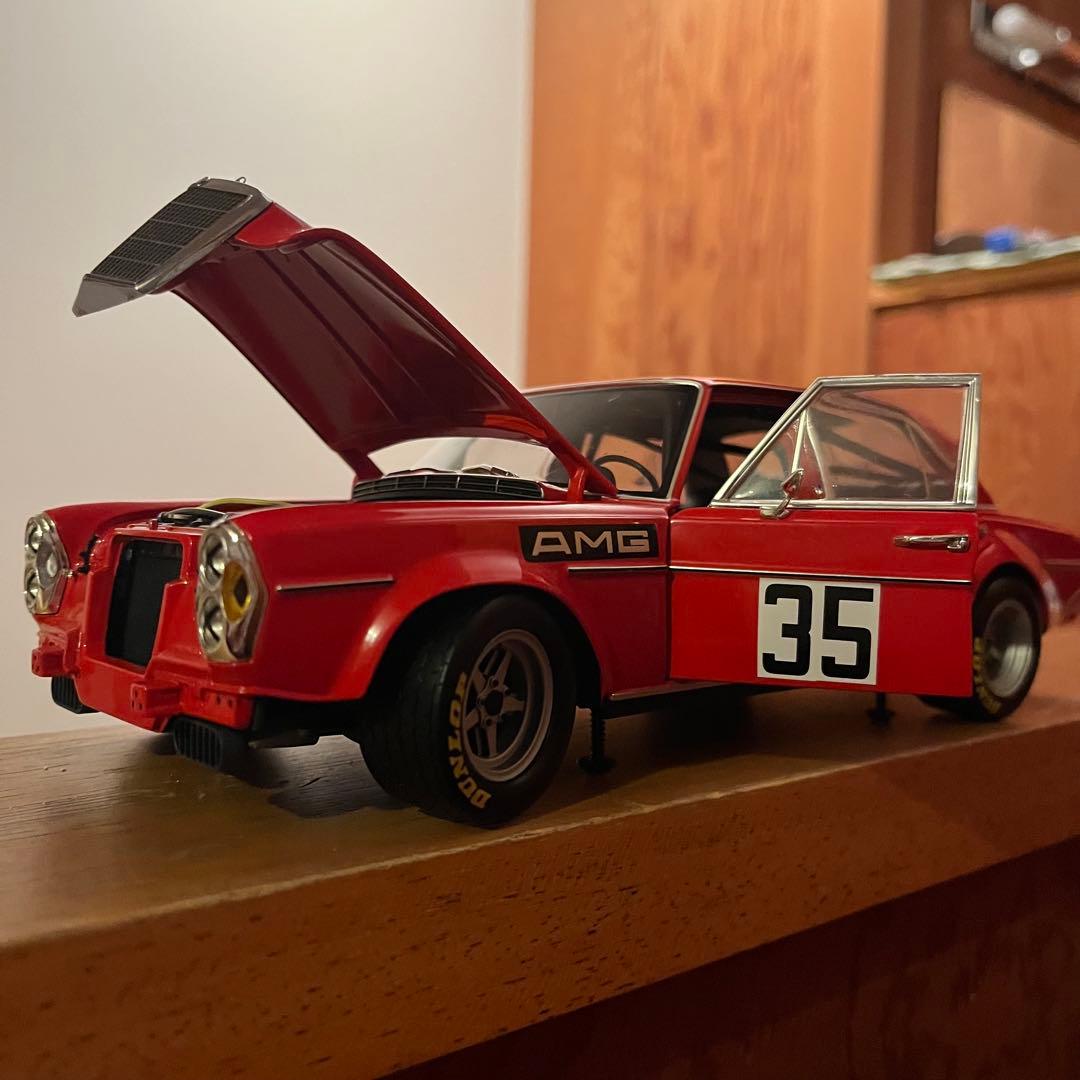 ミニカー MERCEDES-BENZ 300 SEL 6.8