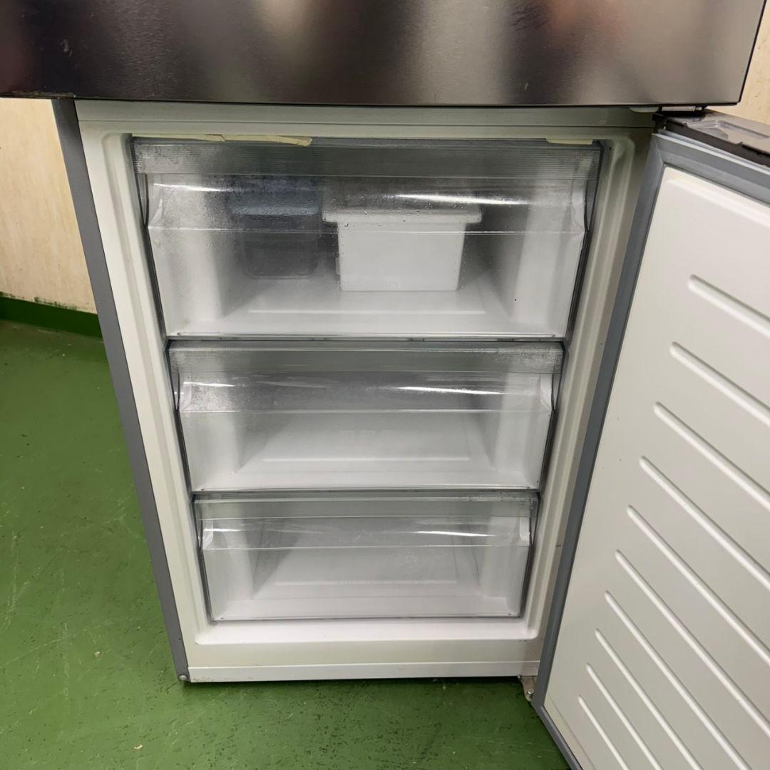 224 イチオシ　冷蔵庫　中型　大型　200L〜300L　右開き　美品　大人気