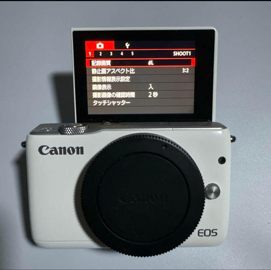 Canon EOS M ホワイト 15-45mmレンズ付き