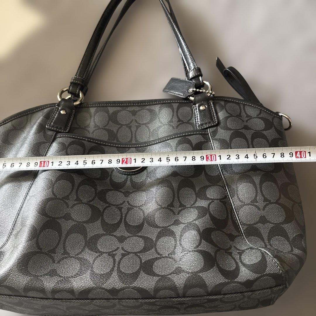 N*i様 COACH ブラック ロゴトートバッグ