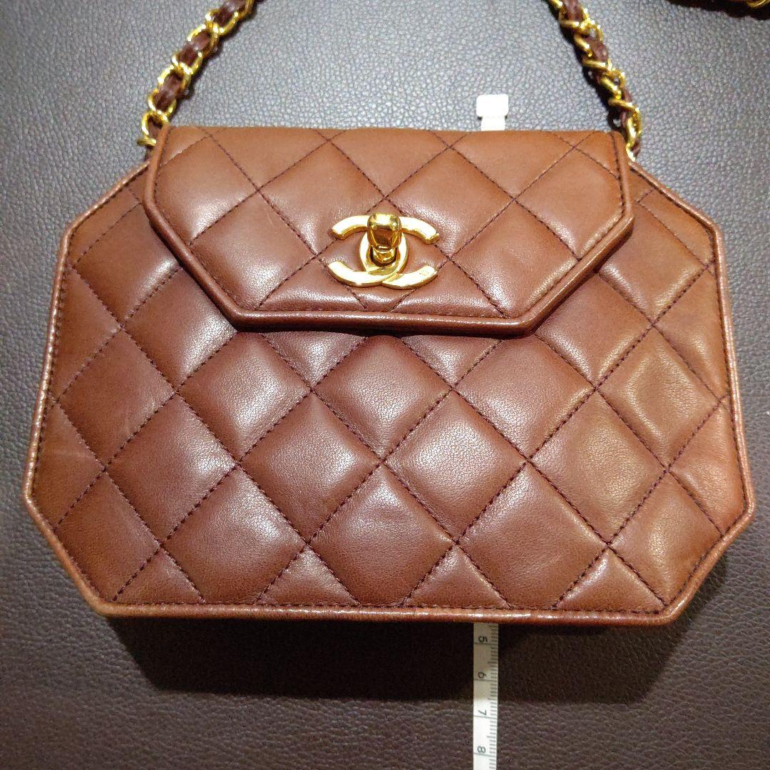 ✨シャネル✨未使用(訳あり)色変酷い ・ブラウン レザー キルティング バッグ