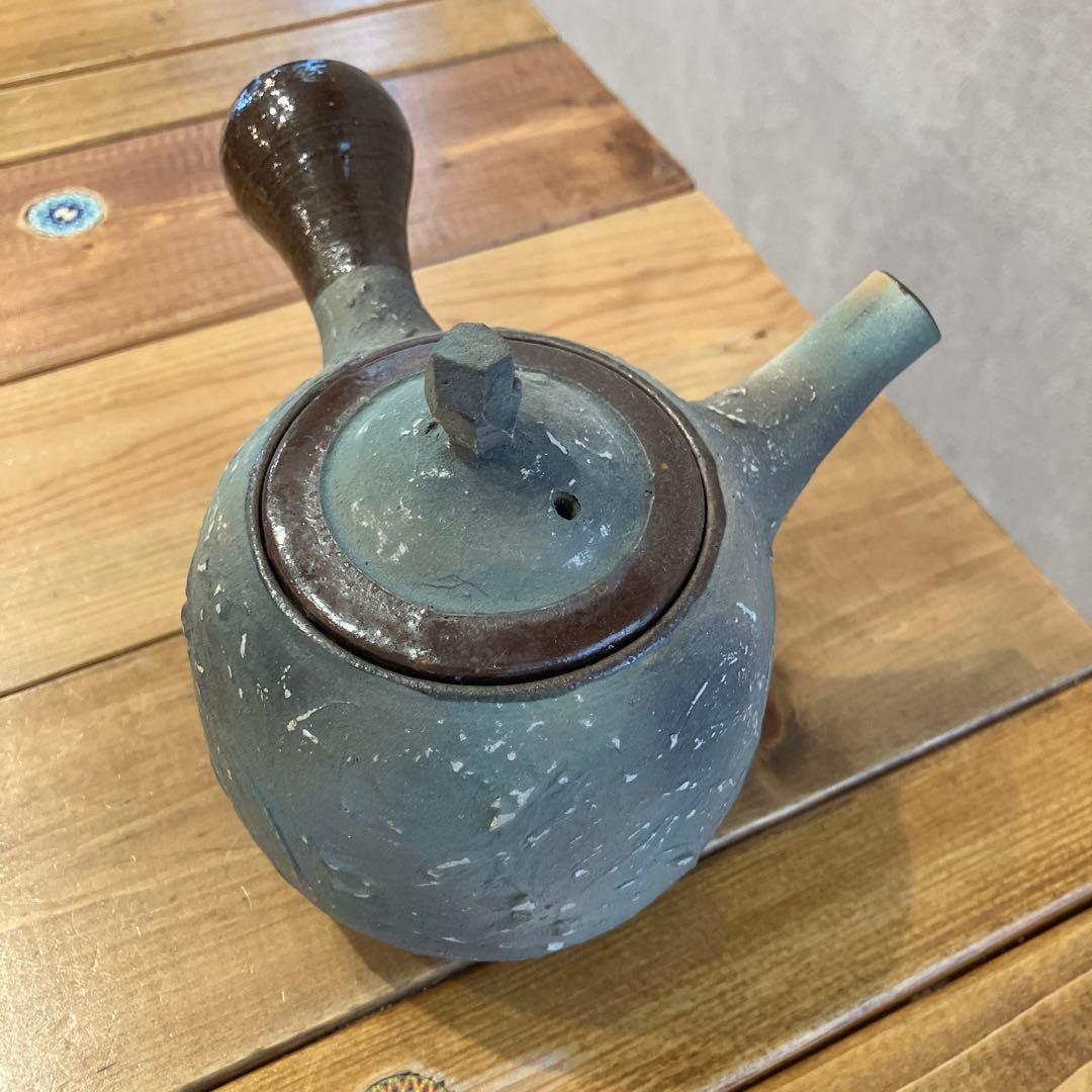 陶器製ティーポットとカップセット